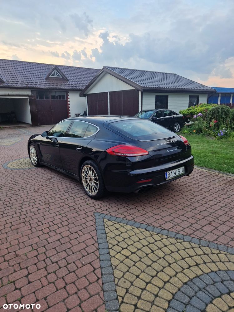 Porsche Panamera 4S - 22