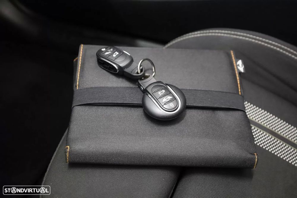 MINI Cabrio One - 43