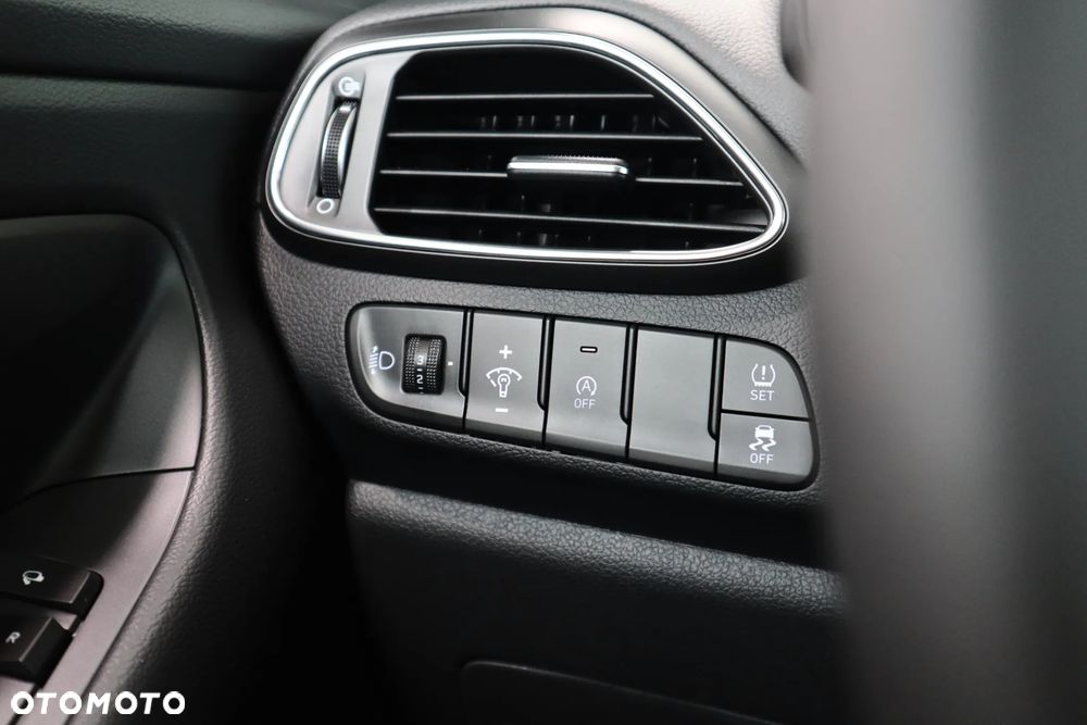 Hyundai i30 1.6 T-GDI Pure DCT - 11