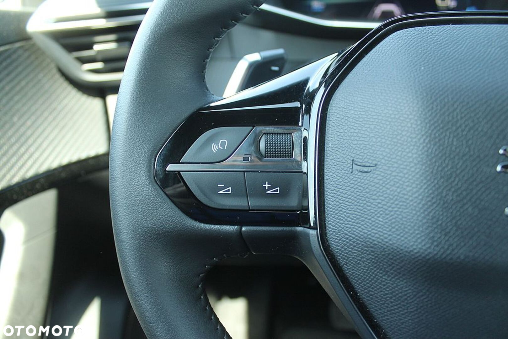 Peugeot 2008 1.2 PureTech Allure Pack S&S EAT8 - 30