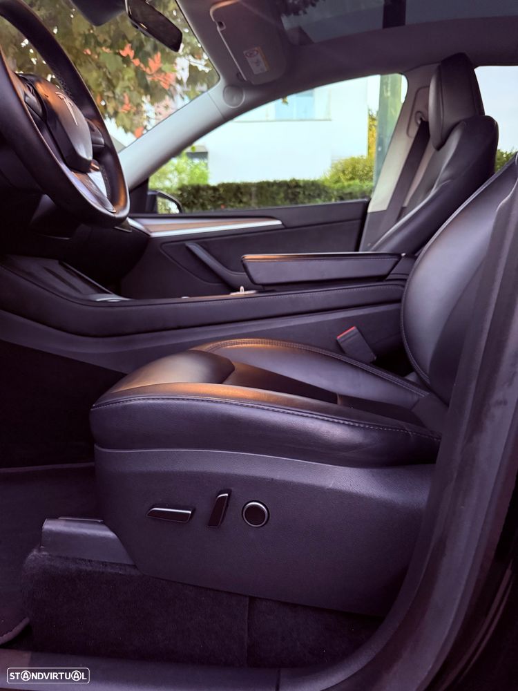 Tesla Model Y Long Range Dual Motor AWD - 7