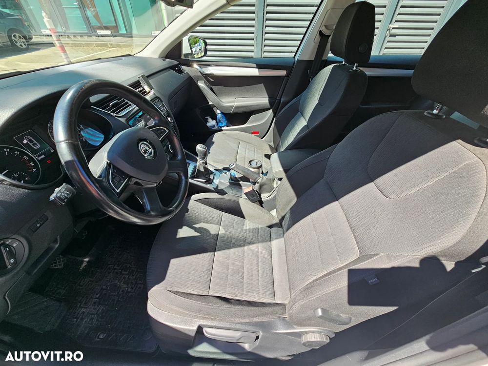 Skoda Octavia 1.6 TDI AMBITION - 3
