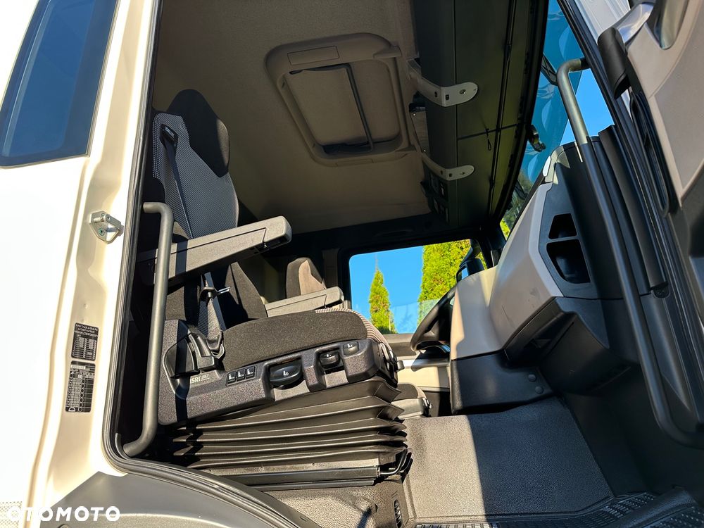 MAN / TGS / 26.420 / 6X2 / CHŁODNIA 7,7 m / Carrier / - 27