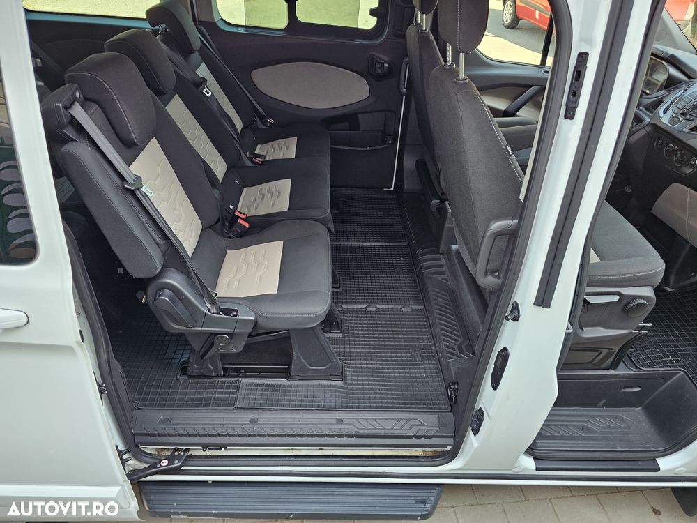 Ford Tourneo Custom - 10