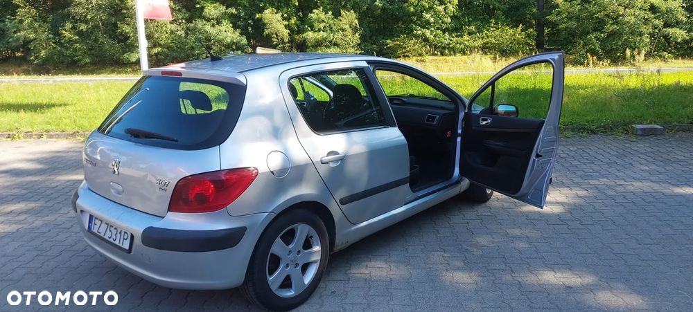 Peugeot 307 HDi 110 Premium - 9