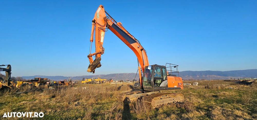 Hitachi ZAXIS ZX 250 Excavator pe șenile - 2