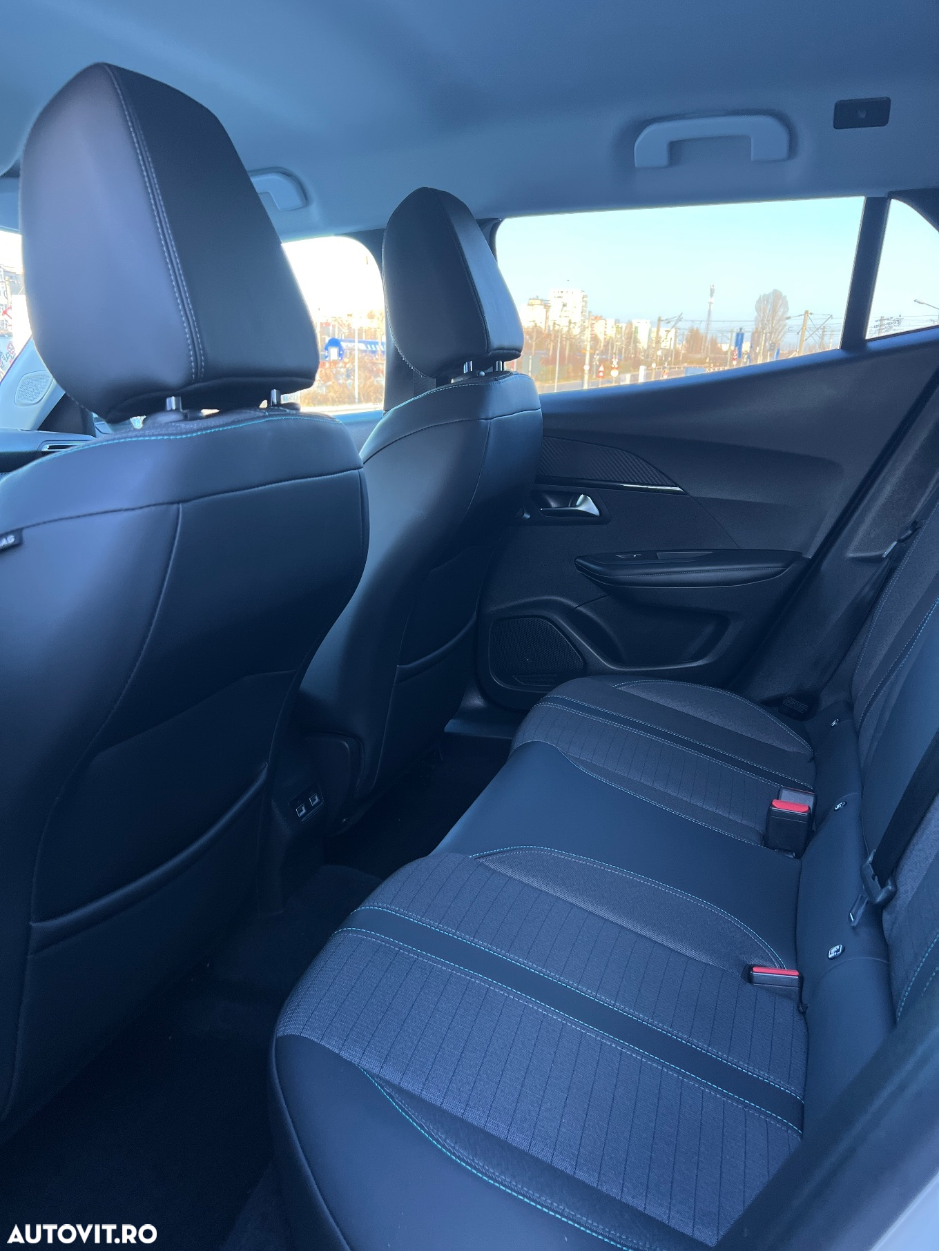Peugeot 2008 1.5 BlueHDI 130 S&S EAT8 Allure - 10
