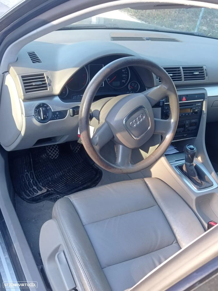 Audi A4 Avant 2.0 TDI - 11