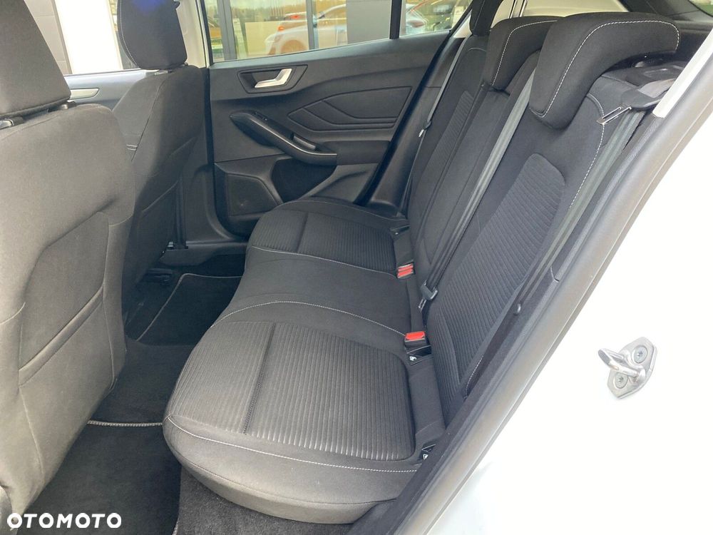 Ford Focus - 10