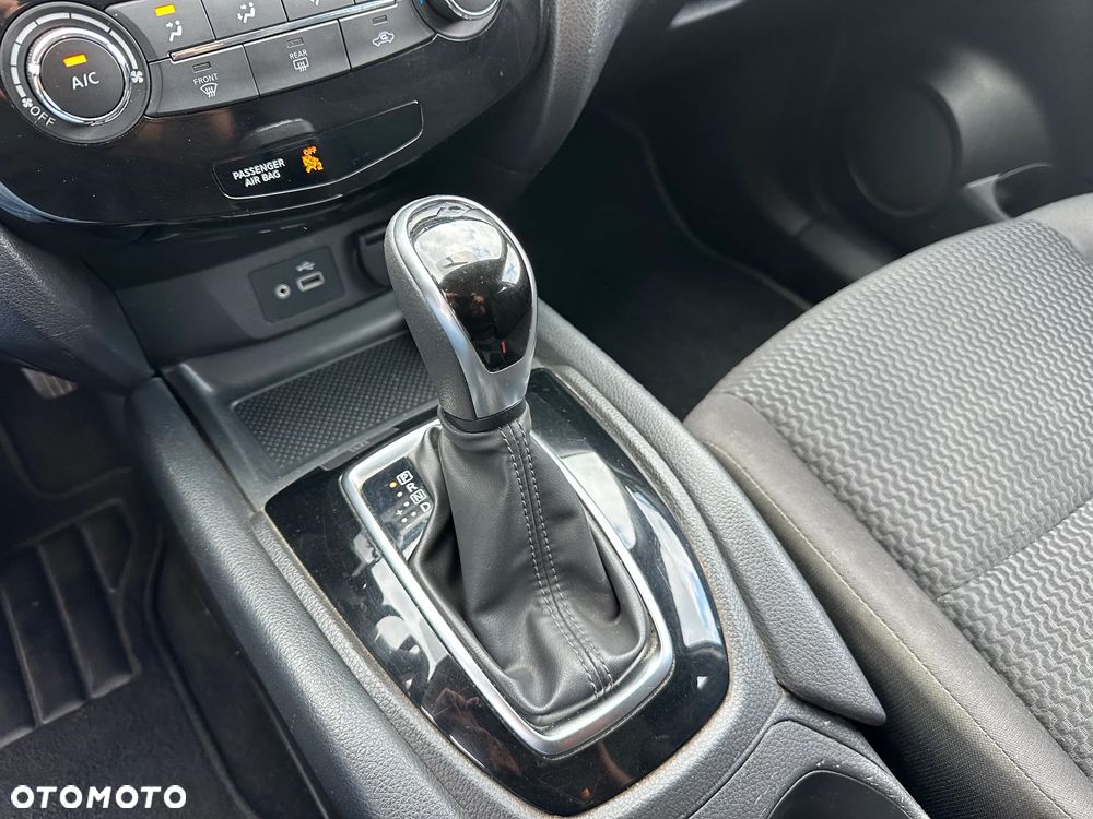 Nissan Rogue - 15