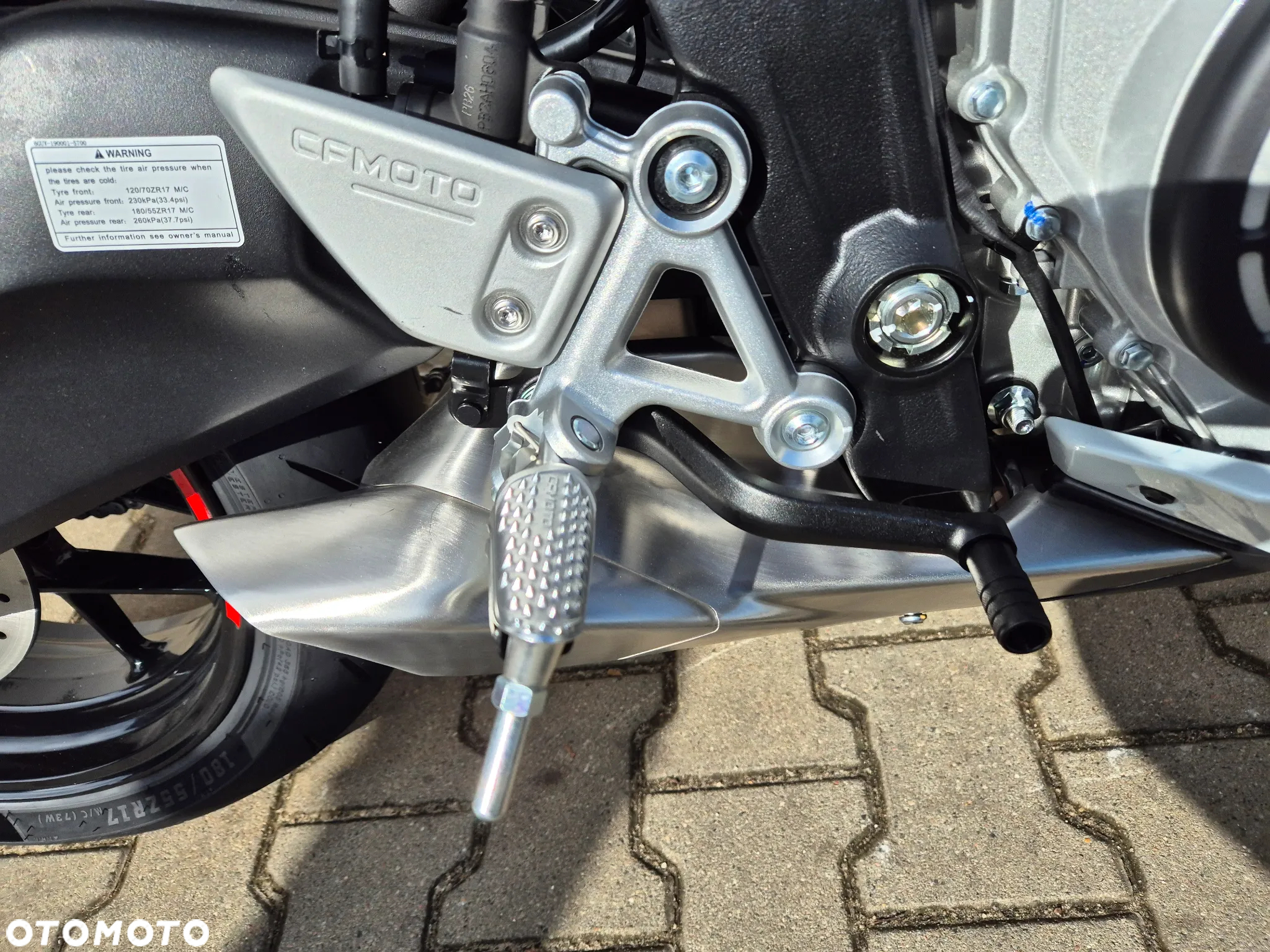 CFMoto SR - 21