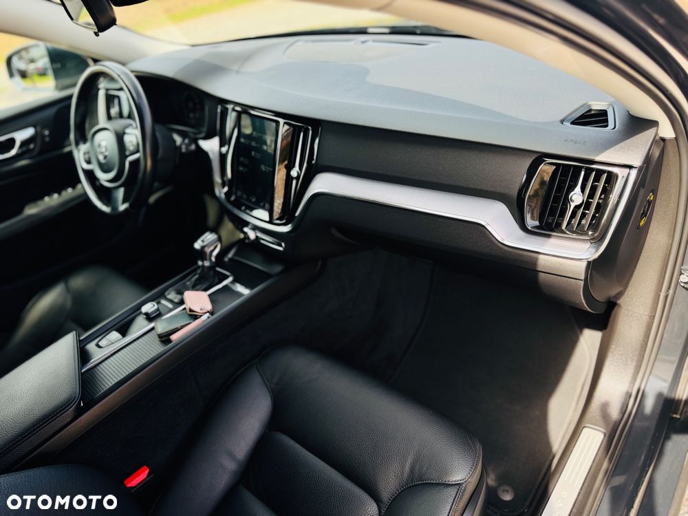 Volvo V60 D3 Momentum Pro - 11