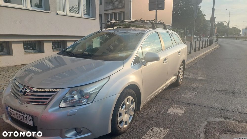 Toyota Avensis 1.6 Luna - 2
