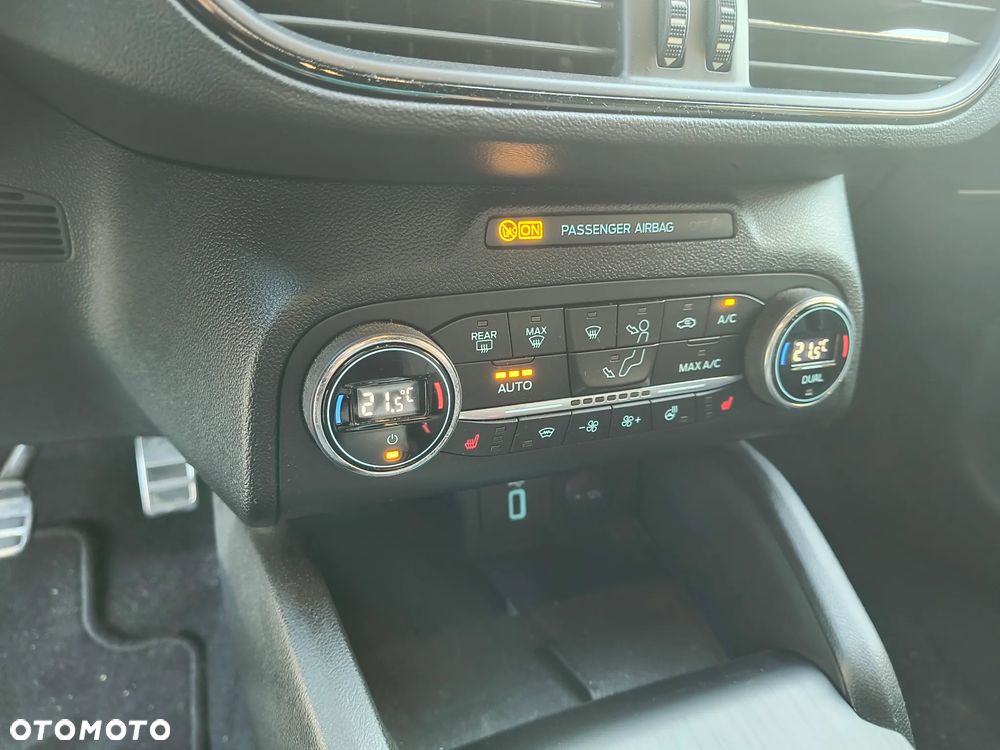 Ford Focus 1.5 EcoBoost ST-Line - 17