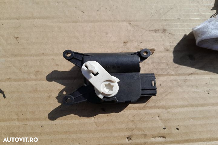 Motoras clapeta aeroterma dreapta 0132801340 / 983384K-C / 1K1907511C - 2