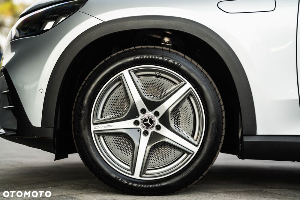 Mercedes-Benz EQE - 7