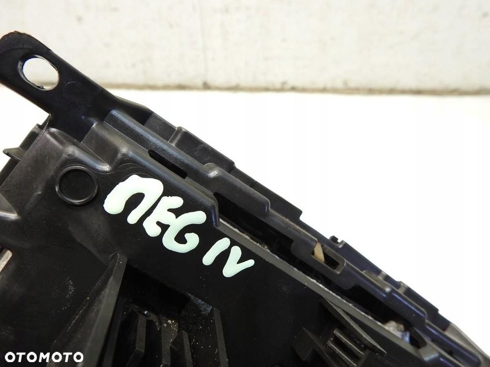 PANEL WYŚWIETLACZ RADIA NAWIGACJI RENAULT MEGANE IV 681833236R - 2