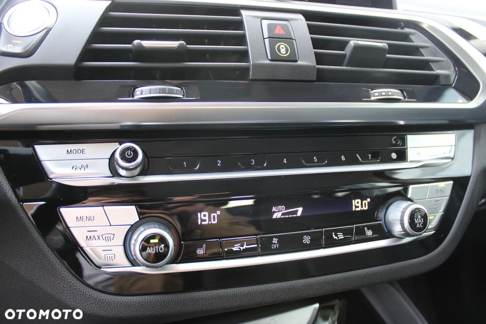 BMW X4 xDrive20i xLine sport - 22