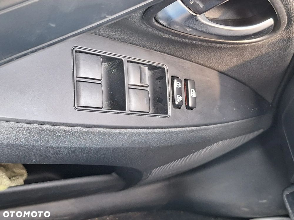 Toyota Avensis 1.8 Premium MS - 12