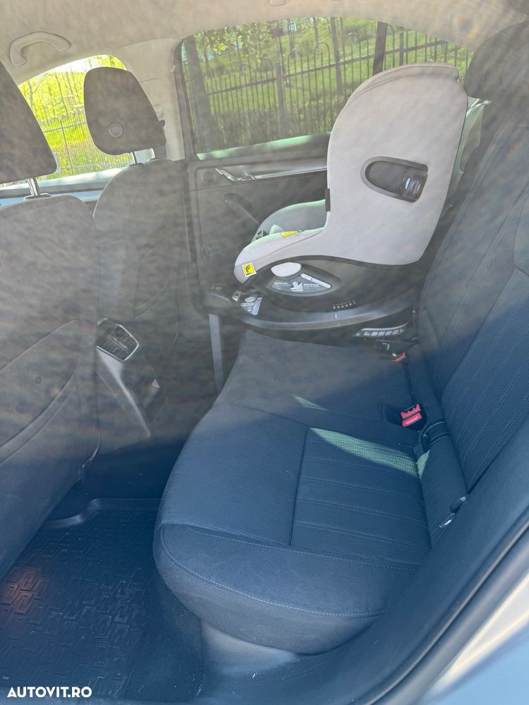 Skoda Octavia 1.6 TDI DSG Style - 12