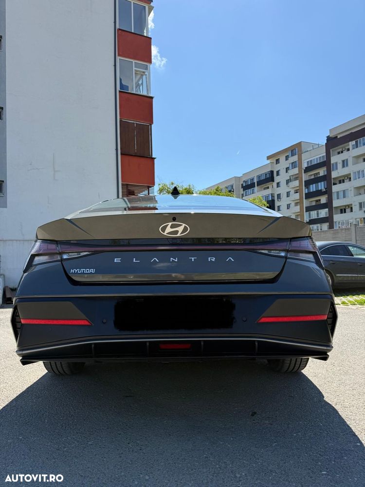 Hyundai Elantra 1.6 l 123 CP CVT Highway - 11