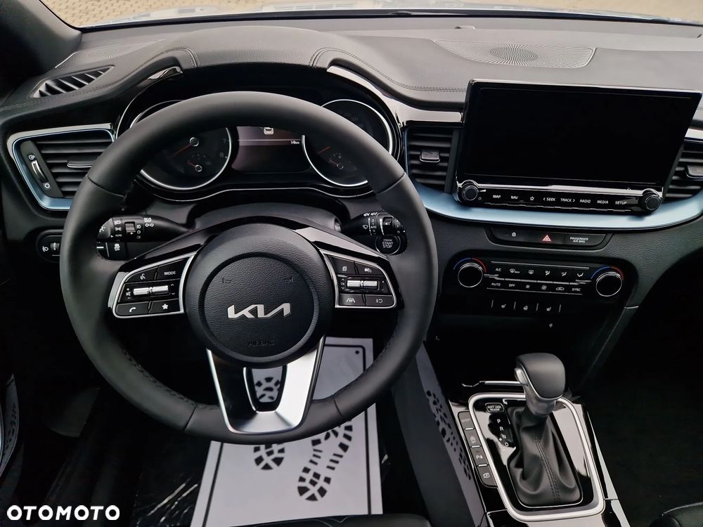 Kia XCeed - 13