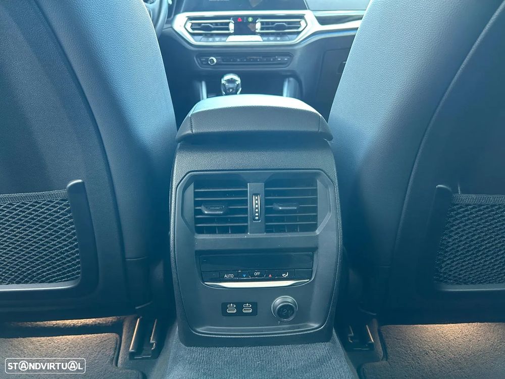 BMW 330 e Line Sport Auto - 27