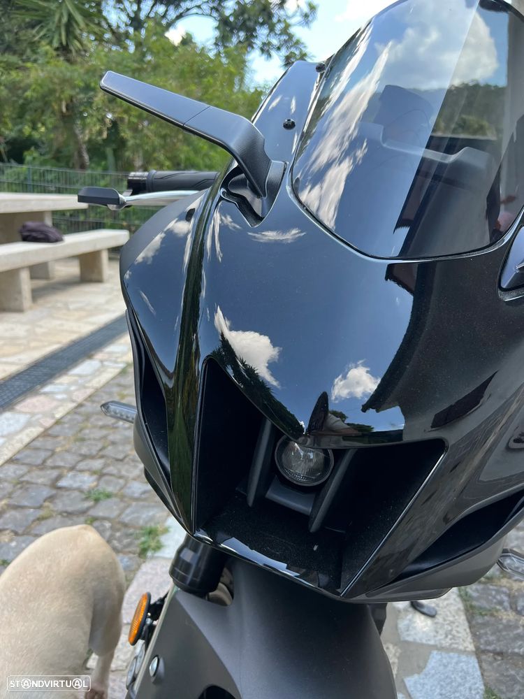 Yamaha R - 12