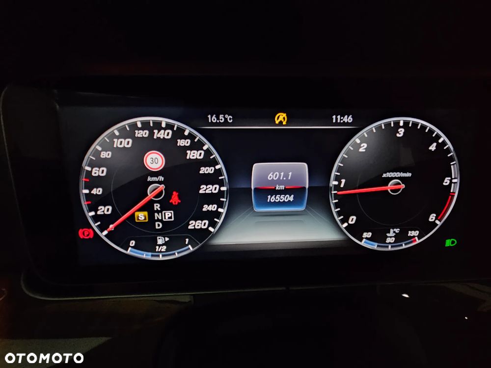 Mercedes-Benz Klasa E 220 d 4-Matic Business Edition 9G-TRONIC - 15