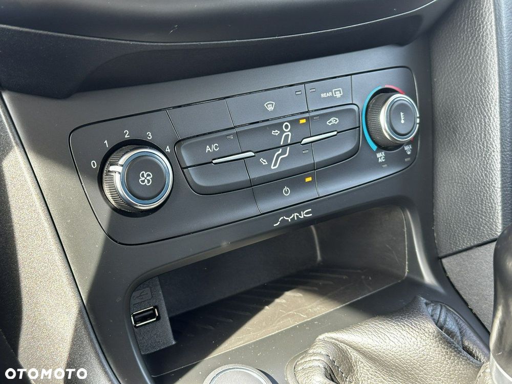 Ford Focus 1.6 Ambiente - 20