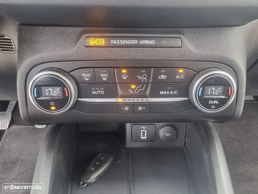Ford Focus SW - 22