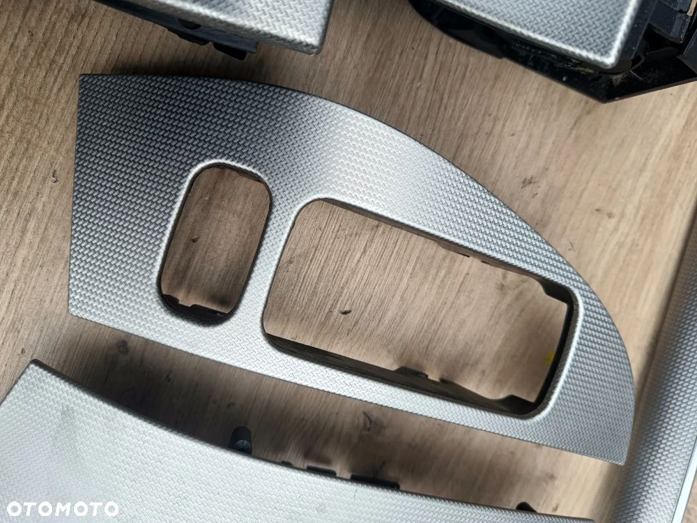 MERCEDES W209 CLK LISTWY DEKORY DEKOR LISTWA KONSOLI AVANTGARDE EU - 12