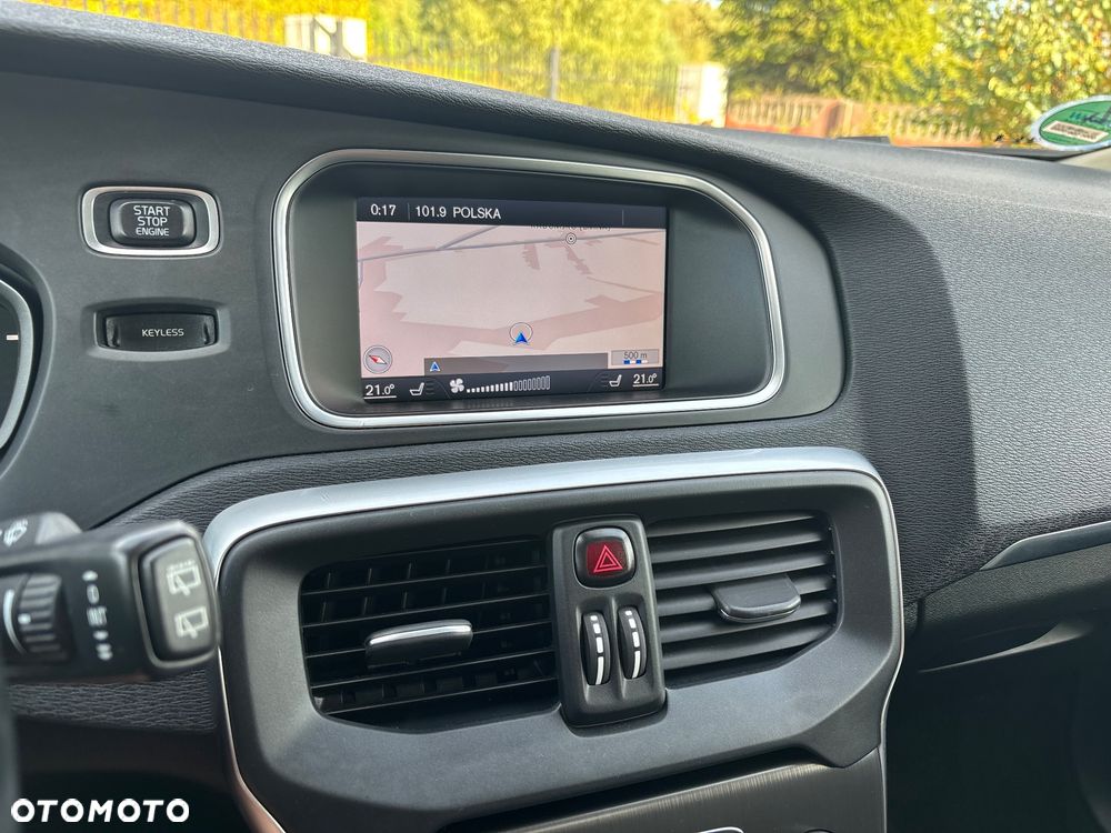 Volvo V40 Cross Country - 27