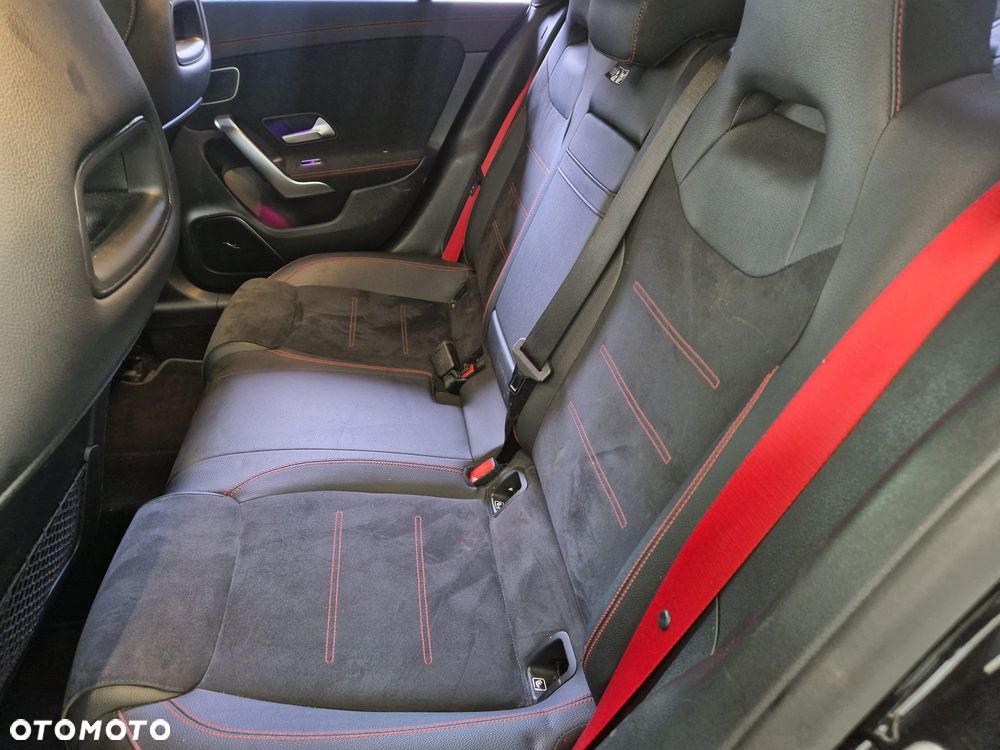 Mercedes-Benz CLA AMG 35 4-Matic 7G-DCT - 17