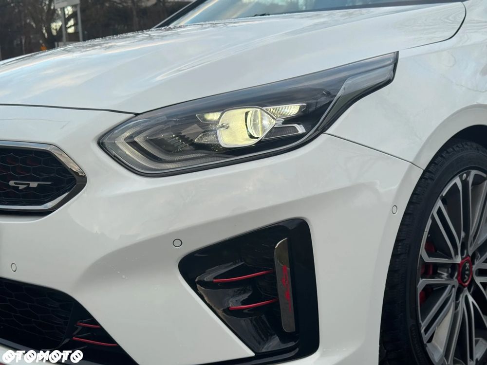 Kia Ceed - 12