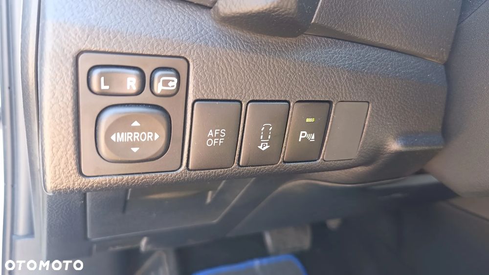 Toyota Auris 1.8 HSD Luna - 25