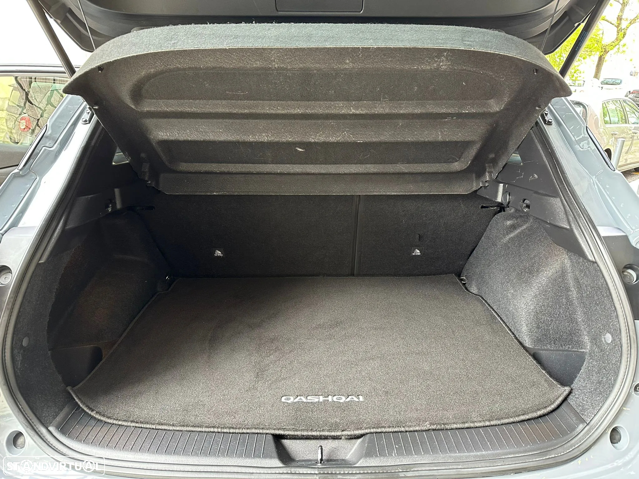 Nissan Qashqai 1.3 DIG-T N-Connecta Xtronic - 26