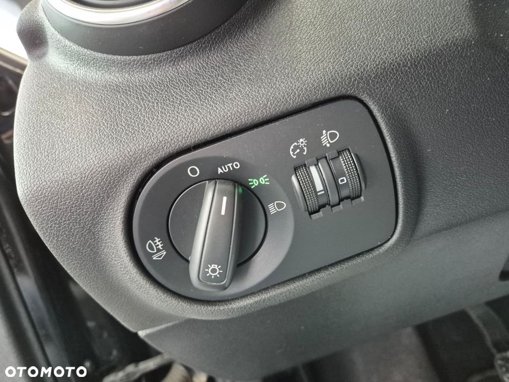 Audi A1 Sportback 1.6 TDI Attraction - 23