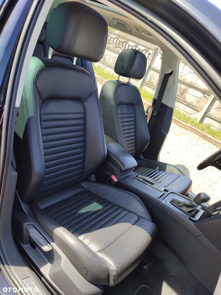 Volkswagen Passat - 12