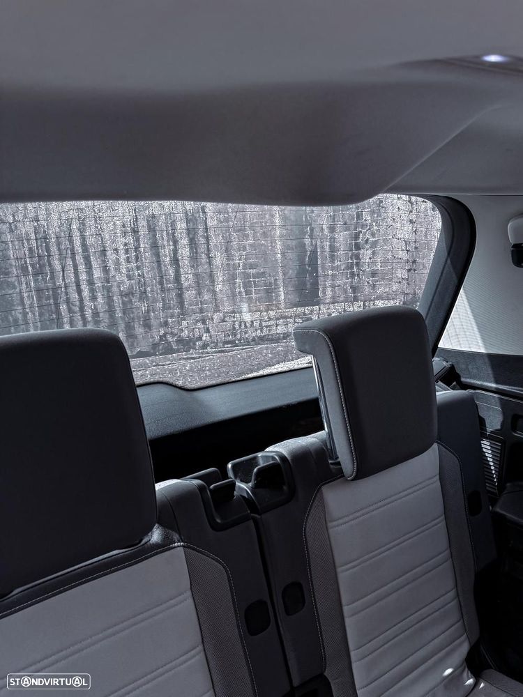 VW Touran 1.6 TDI R-Line DSG - 11