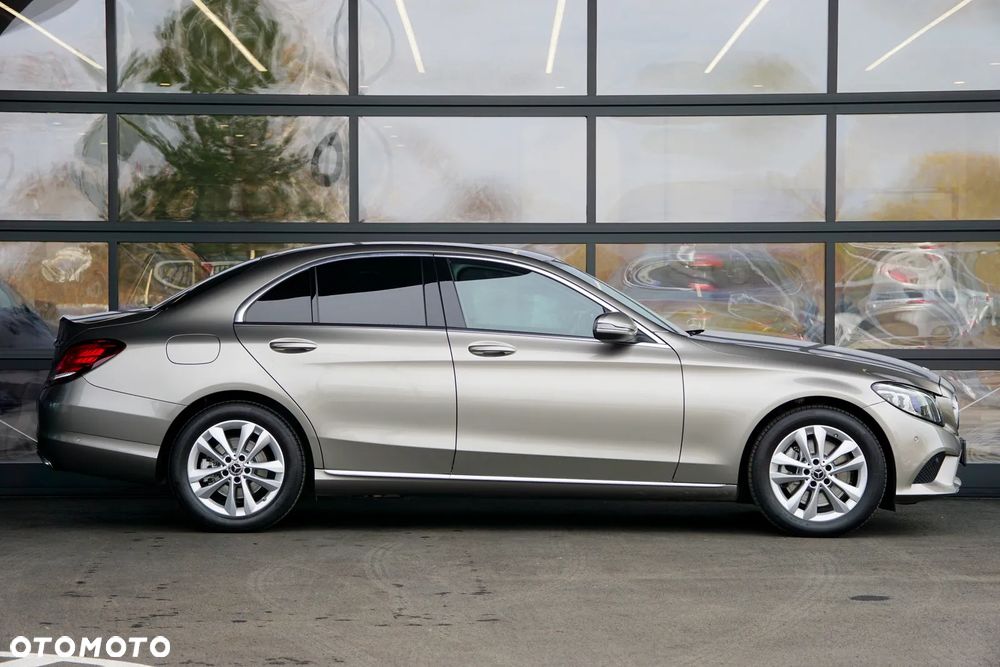 Mercedes-Benz Klasa C 300 9G-TRONIC Avantgarde - 5