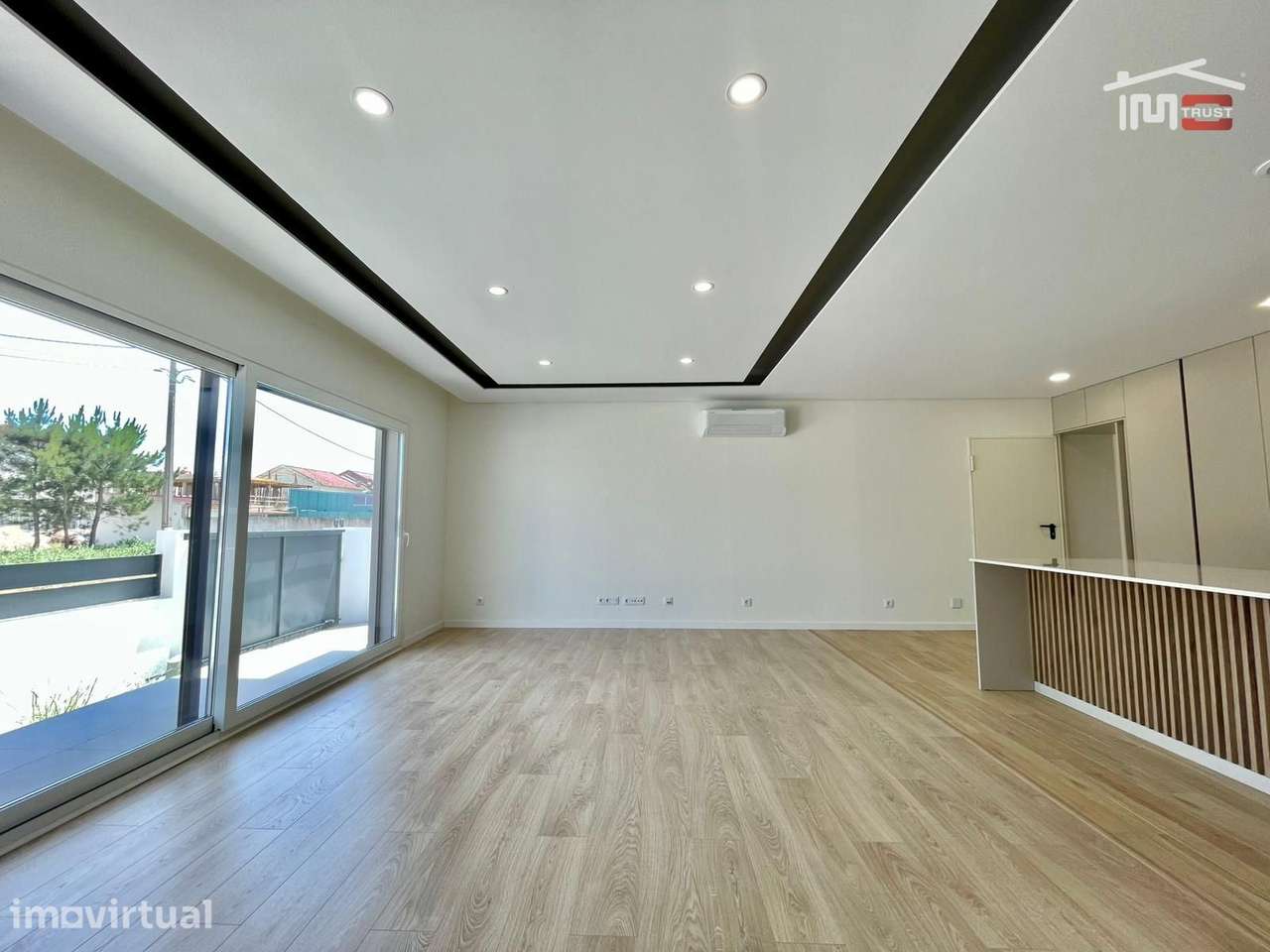 Moradia Unifamiliar T3+1 com Garagem Privativa, Suite com Closet e ... - Grande imagem: 4/35