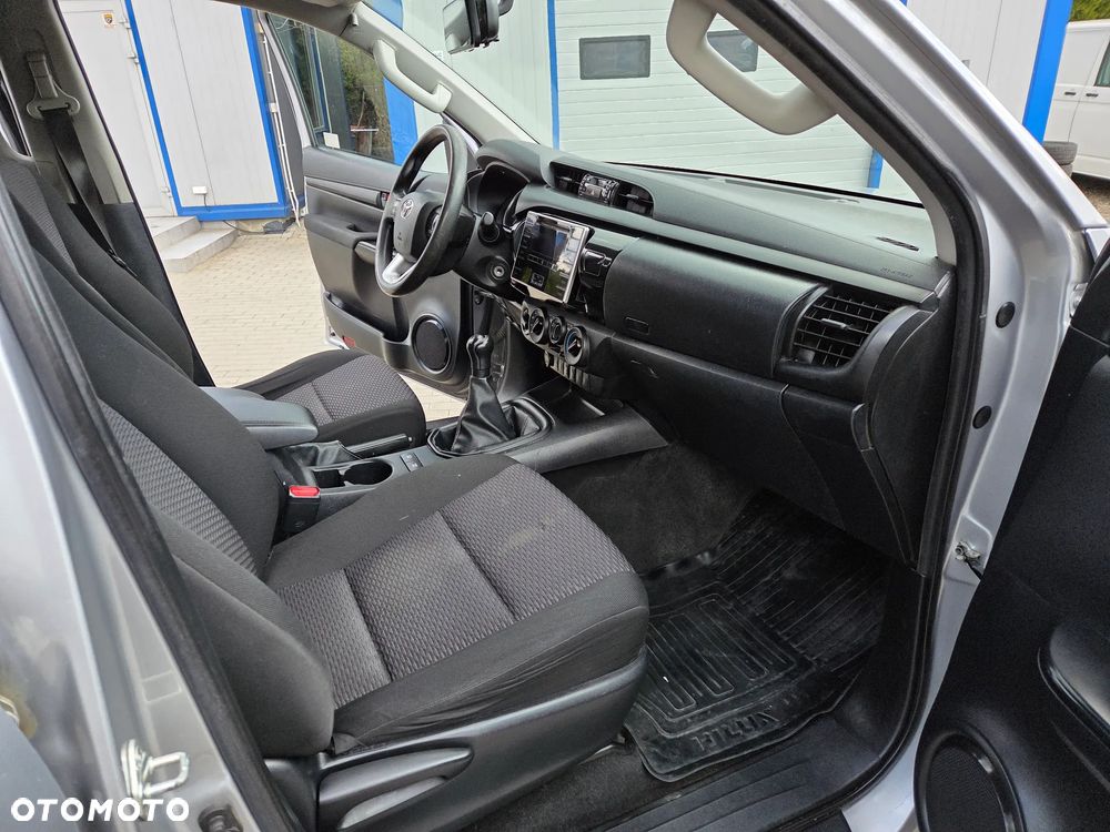 Toyota Hilux 2.4 D-4D Double Cab DLX 4x4 - 25