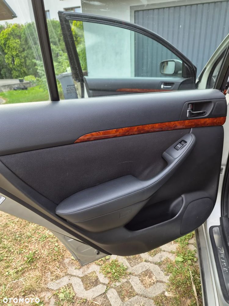 Toyota Avensis 2.0 VVT-i Sol - 12