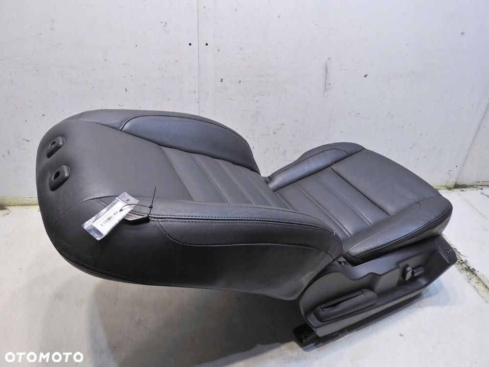 FOTEL PRAWY PRZÓD PODGRZEWANY RENAULT LATITUDE - 6