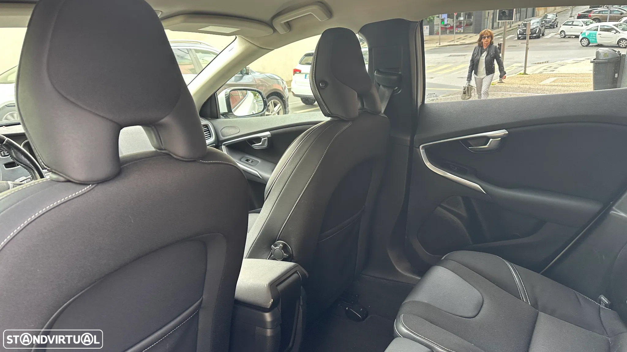 Volvo V40 1.6 D2 R-Design - 17