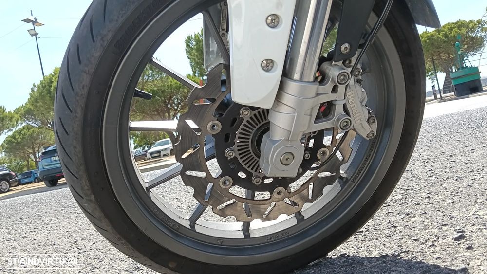 Benelli TRK 251 - 4