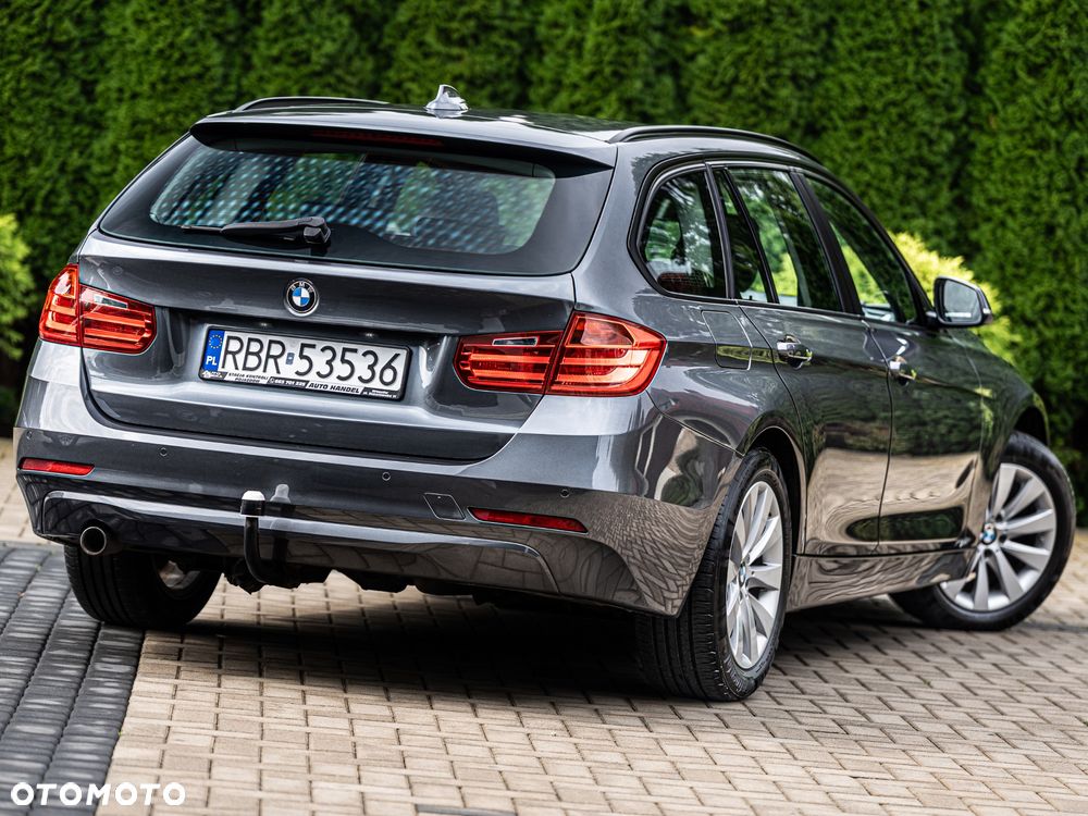 BMW Seria 3 318d Touring Luxury Line - 4