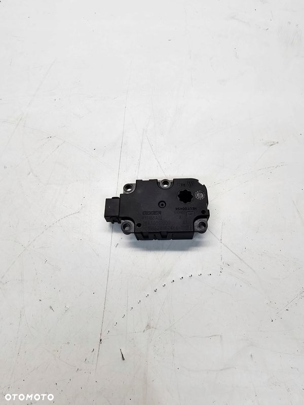 SILNICZEK NAGRZEWNICY AUDI A4 B9 A5 8W K11188A02
