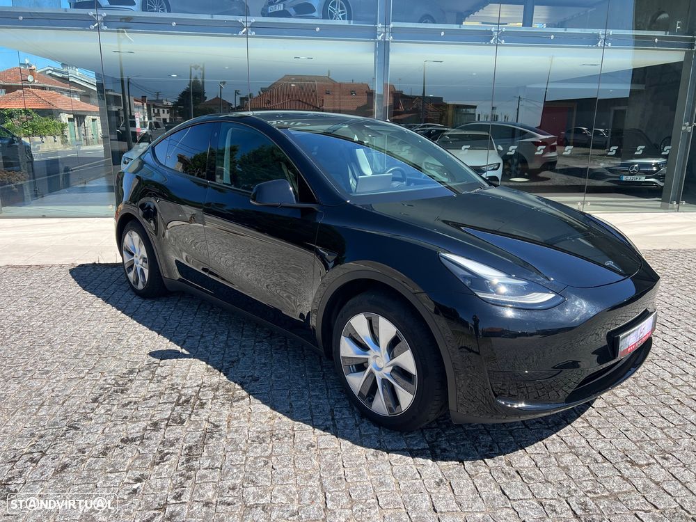 Tesla Model Y Standard — fotografia 7
